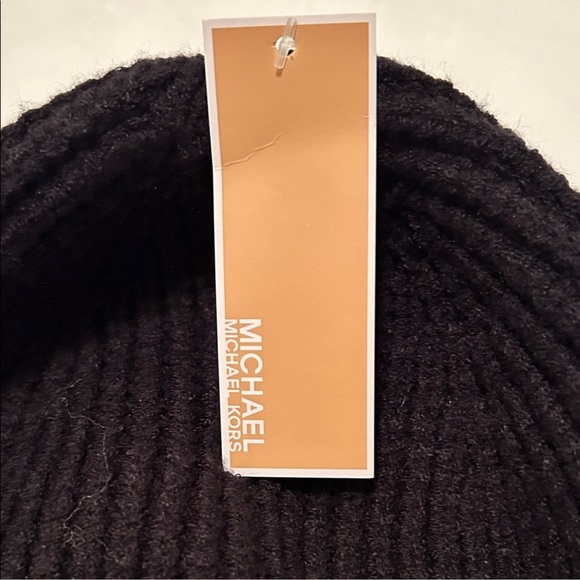🪷 NWT Michael Kors Black Knit Beanie - Picture 3 of 3